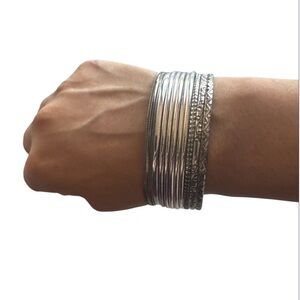 WOMEN’S Silver Tone Thin (10) Bangles